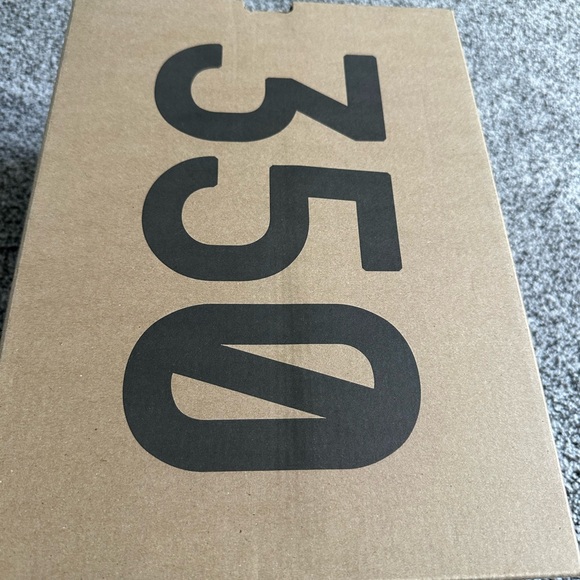 Yeezy Boost 350 V2 Ash Stone - Picture 6 of 9